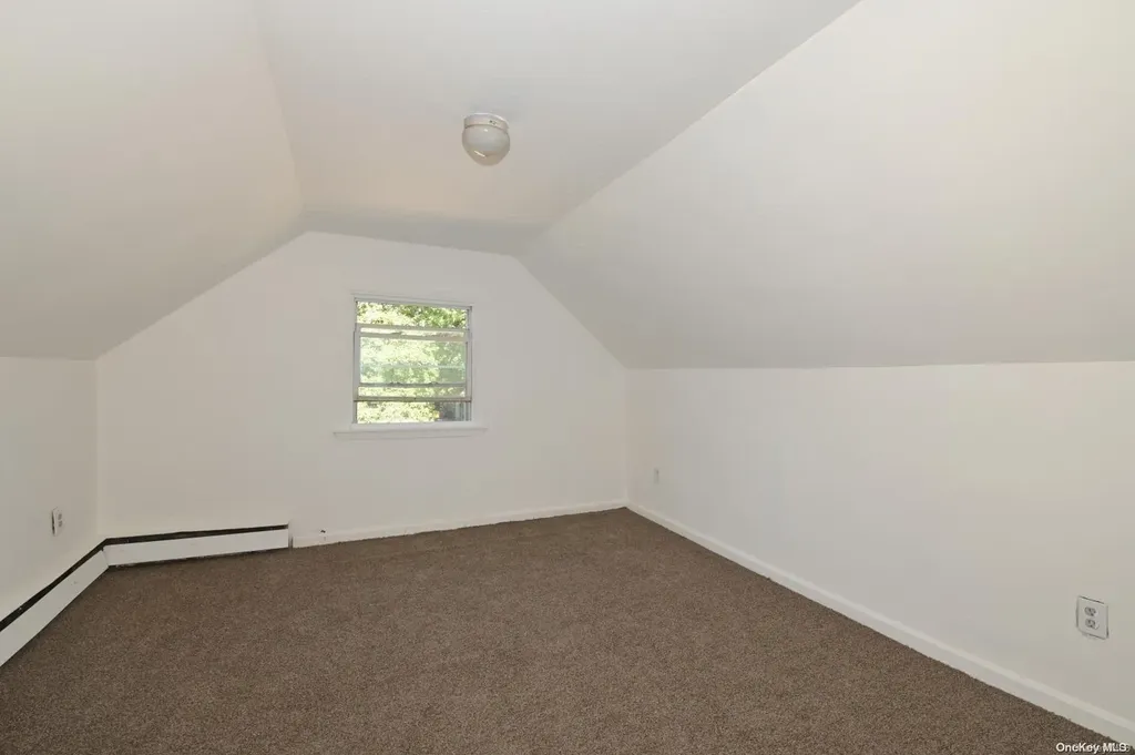 80 Norfleet Lane Coram NY 11727