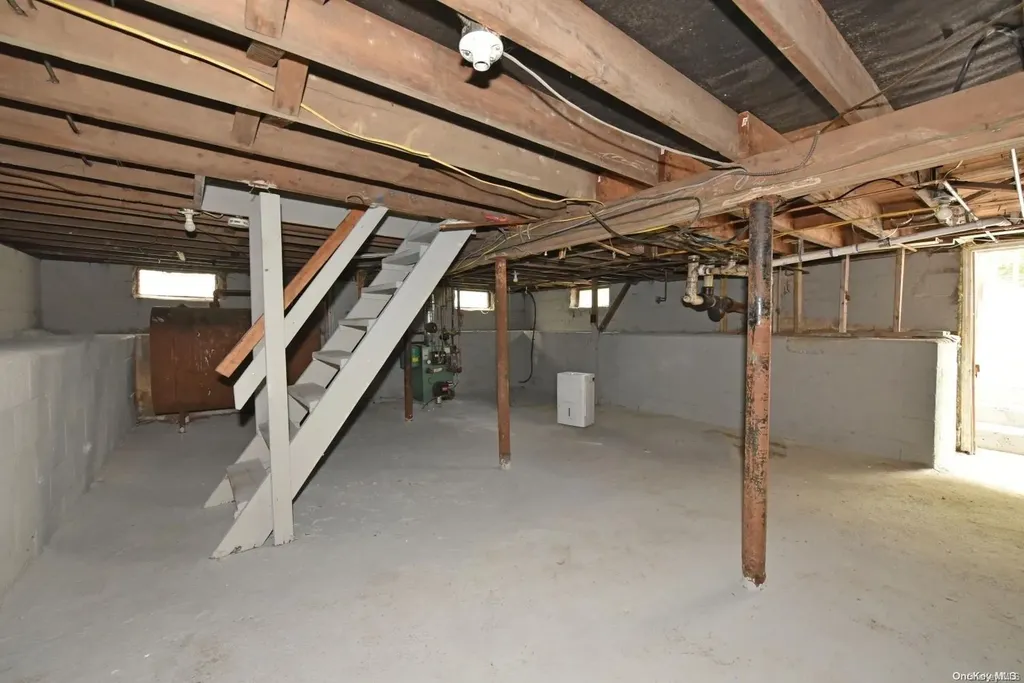 80 Norfleet Lane Coram NY 11727