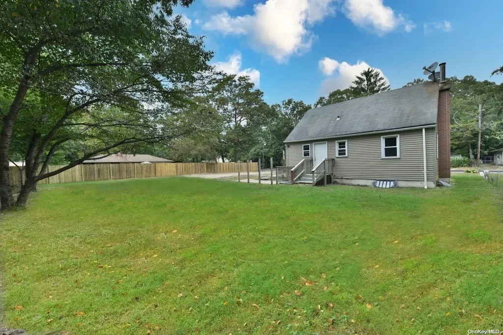 80 Norfleet Lane Coram NY 11727