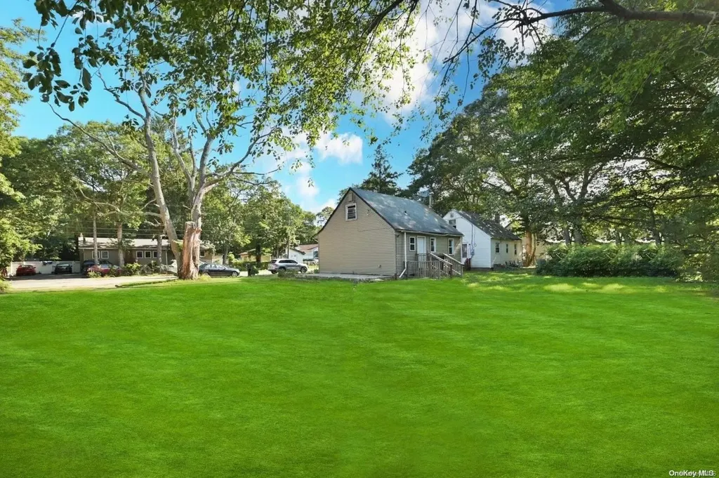 80 Norfleet Lane Coram NY 11727
