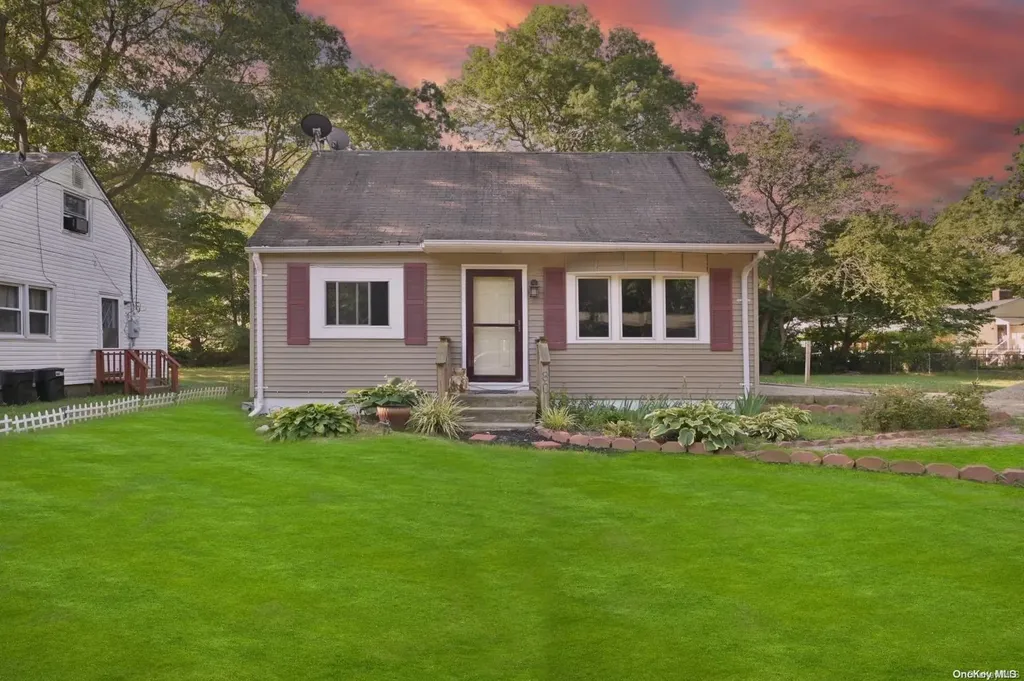 80 Norfleet Lane Coram NY 11727