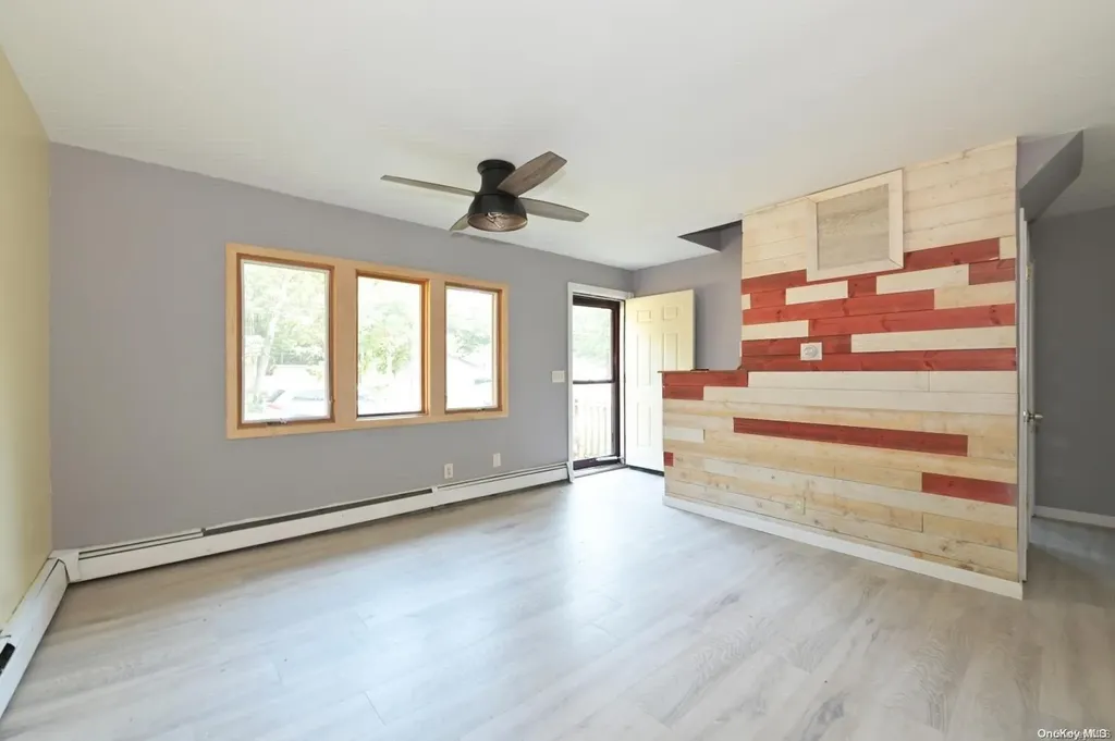 80 Norfleet Lane Coram NY 11727