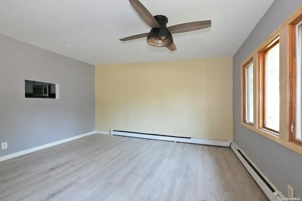 80 Norfleet Lane Coram NY 11727
