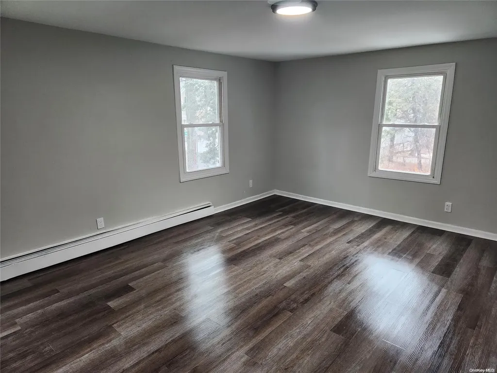 2 Barbara Lane Medford NY 11763