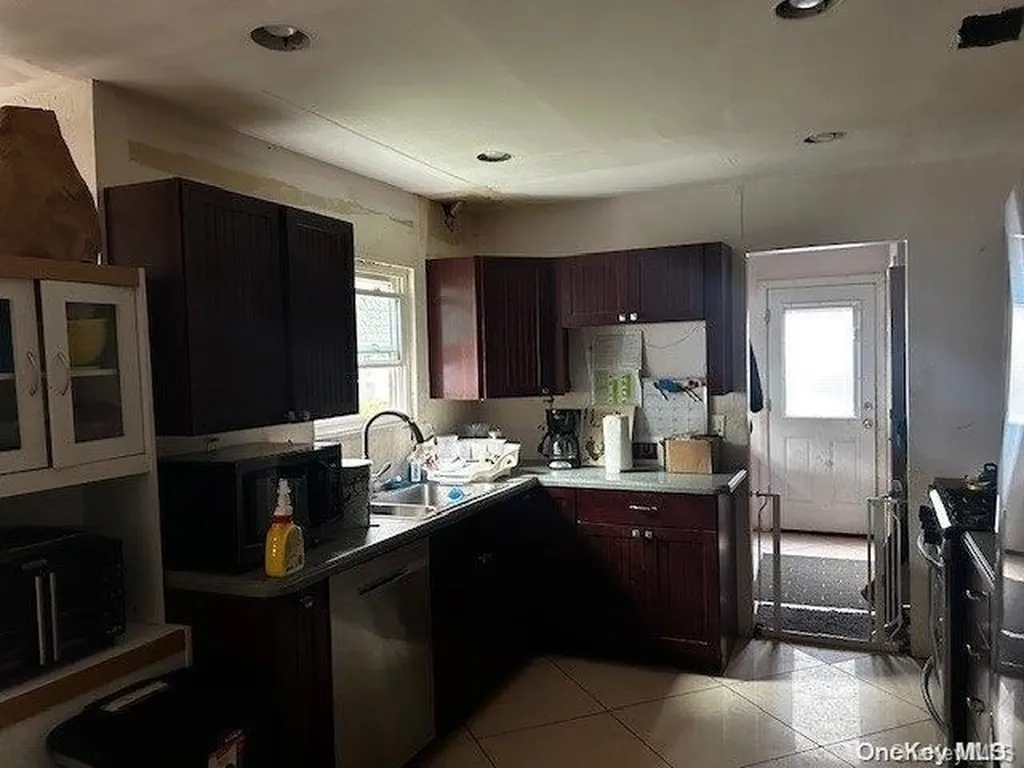 2 Faith Dix Hills NY 11746