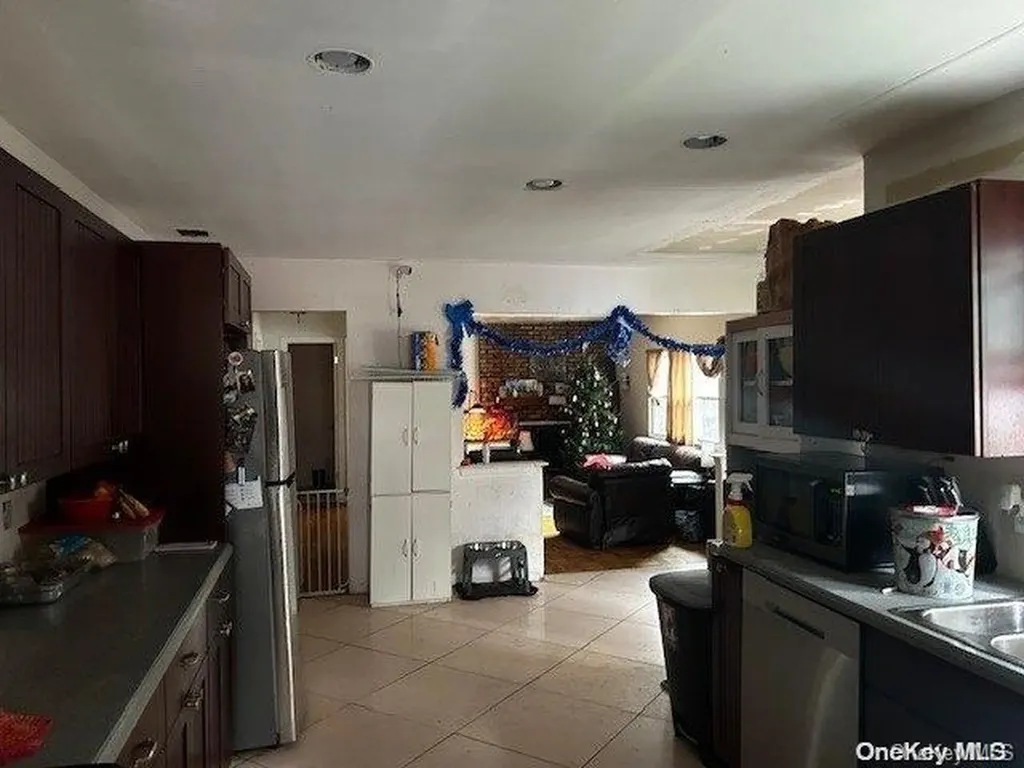2 Faith Dix Hills NY 11746
