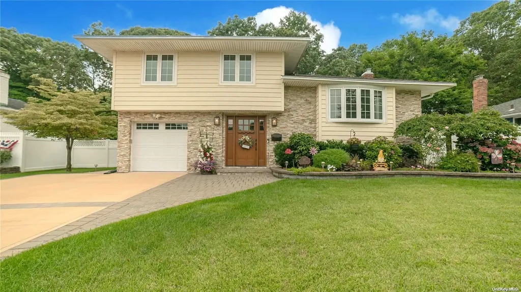 60 Howell Drive Smithtown NY 11787