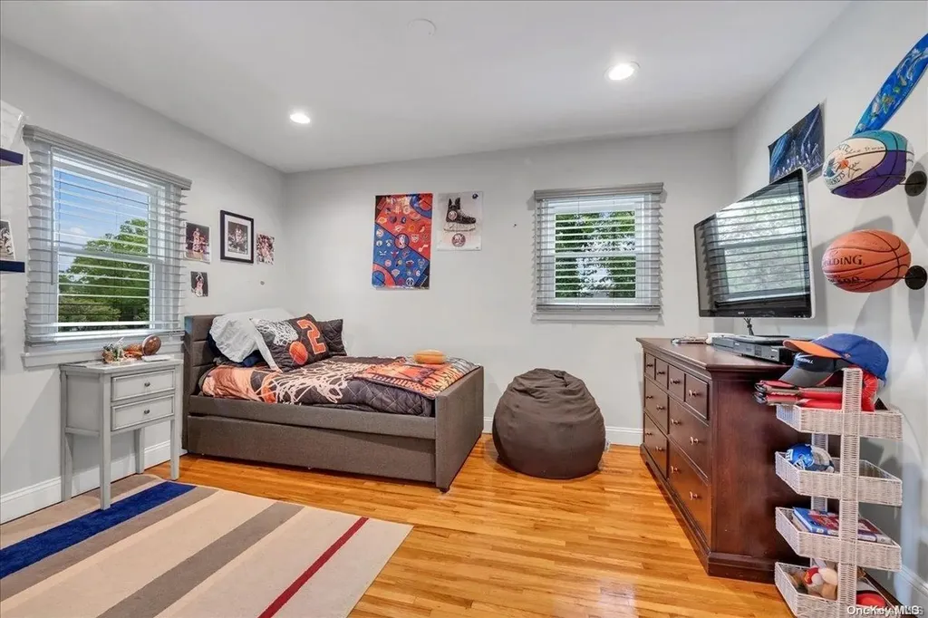 76 Moss Lane Jericho NY 11753