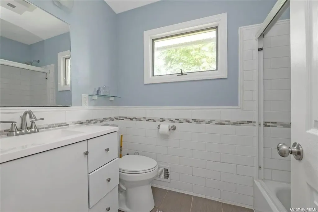 76 Moss Lane Jericho NY 11753