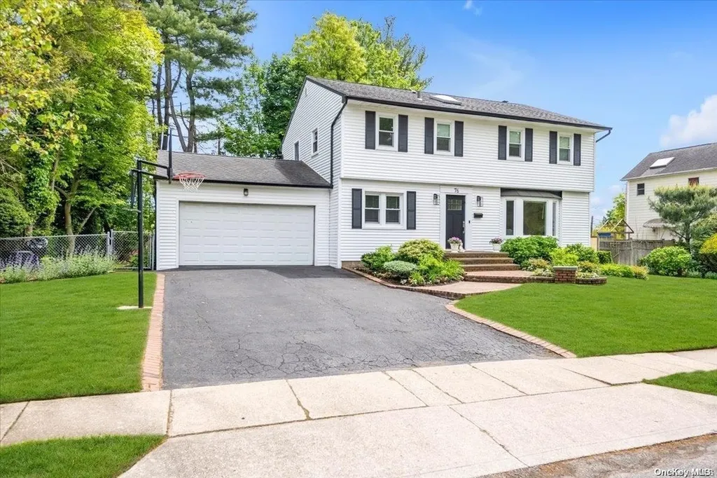 76 Moss Lane Jericho NY 11753