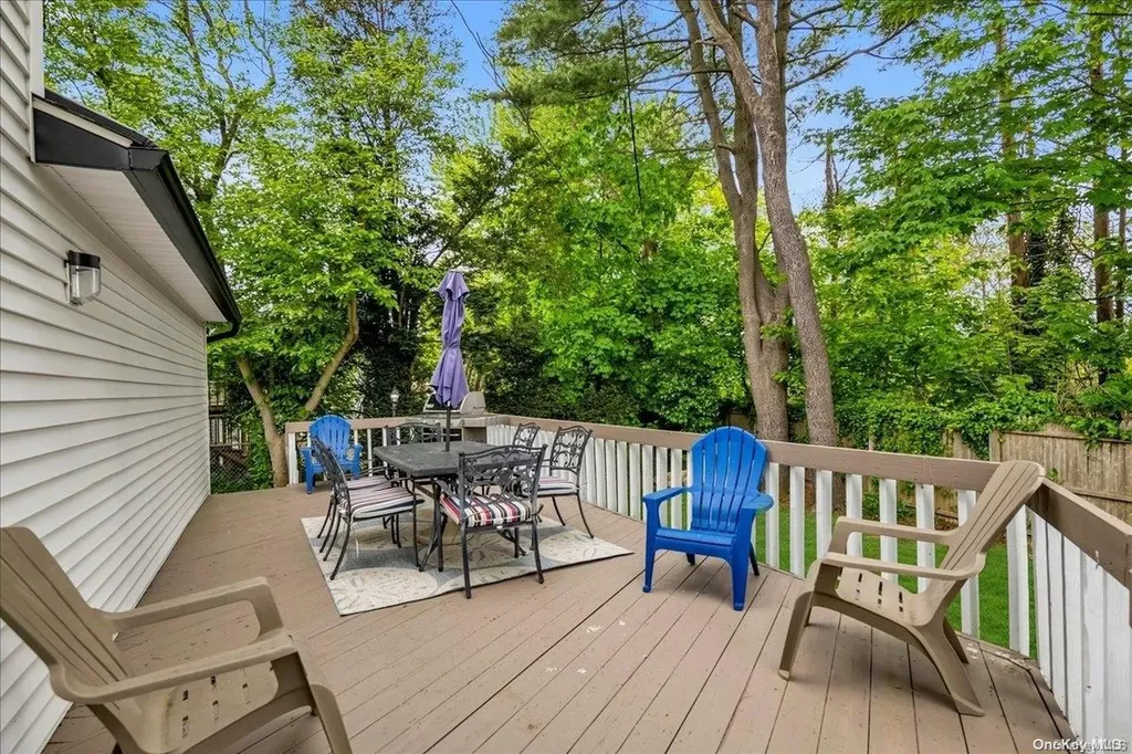 76 Moss Lane Jericho NY 11753