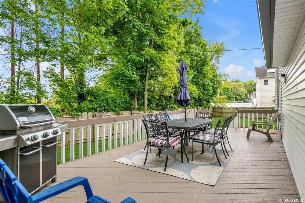 76 Moss Lane Jericho NY 11753