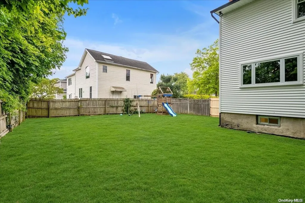 76 Moss Lane Jericho NY 11753