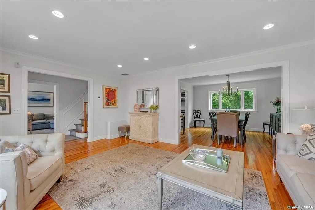 76 Moss Lane Jericho NY 11753