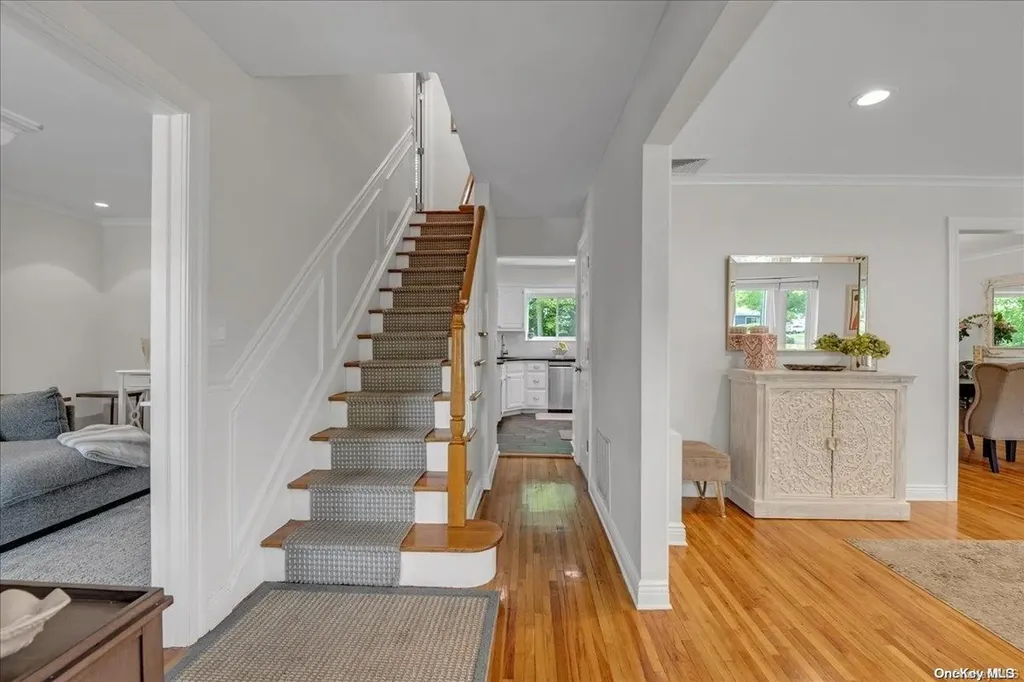 76 Moss Lane Jericho NY 11753