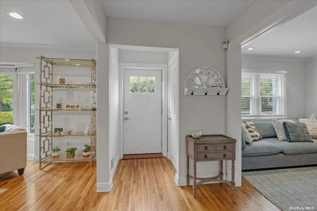 76 Moss Lane Jericho NY 11753