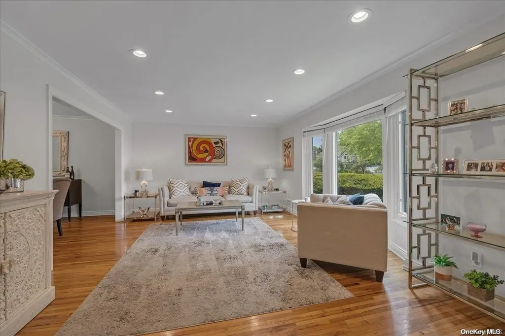 76 Moss Lane Jericho NY 11753