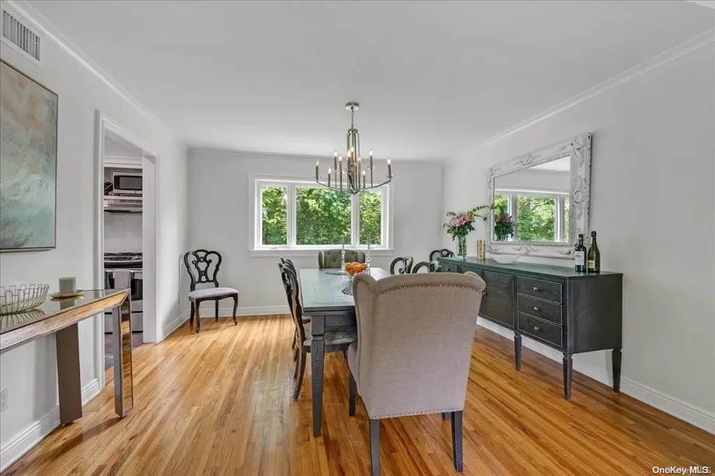 76 Moss Lane Jericho NY 11753