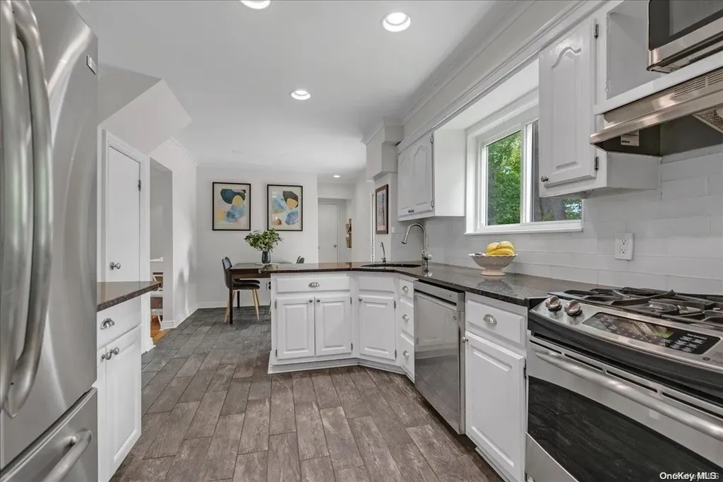 76 Moss Lane Jericho NY 11753
