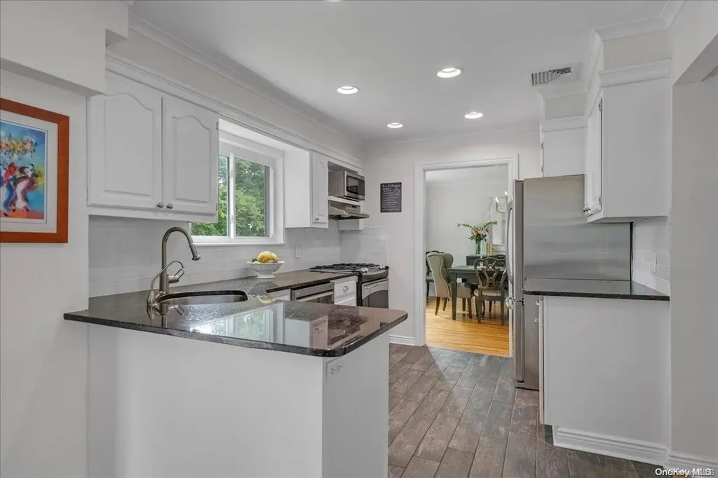 76 Moss Lane Jericho NY 11753