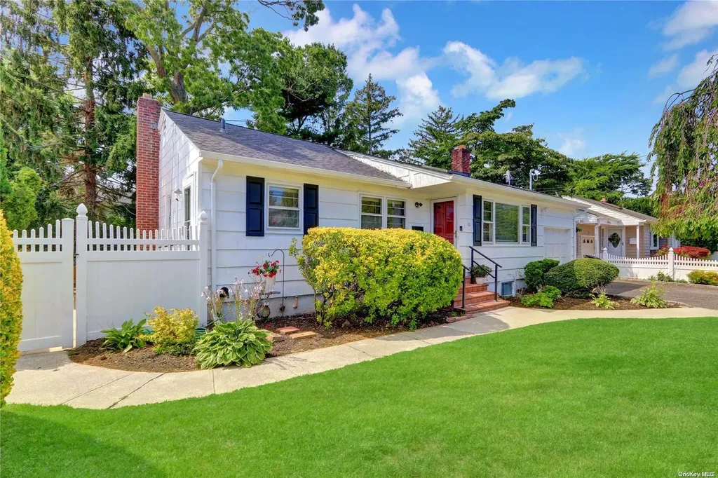 710 Bermuda Road West Babylon NY 11704