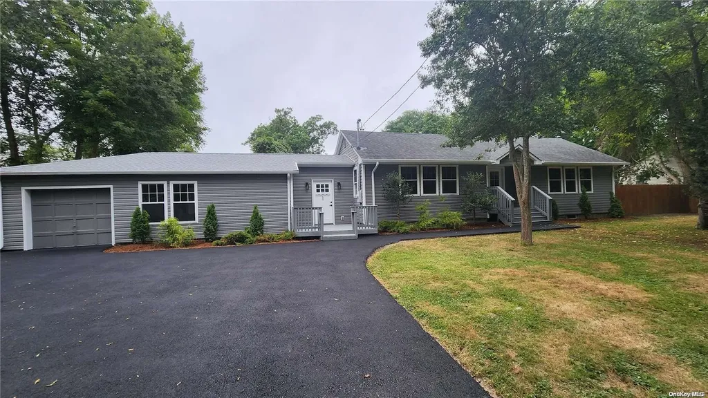 88 Monroe Drive Mastic Beach NY 11951