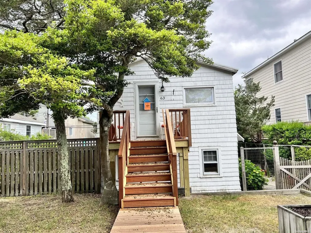 63 Bungalow Walk Ocean Beach NY 11770