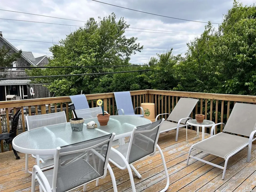 63 Bungalow Walk Ocean Beach NY 11770