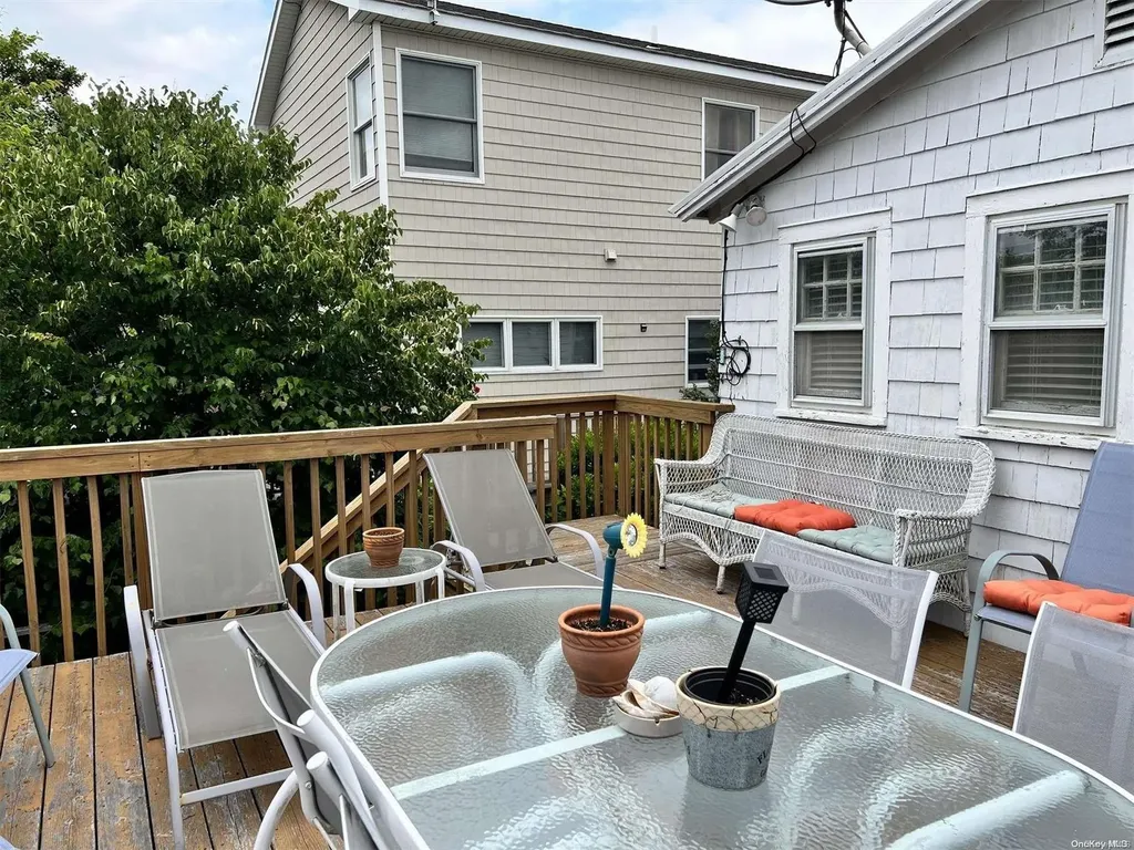 63 Bungalow Walk Ocean Beach NY 11770