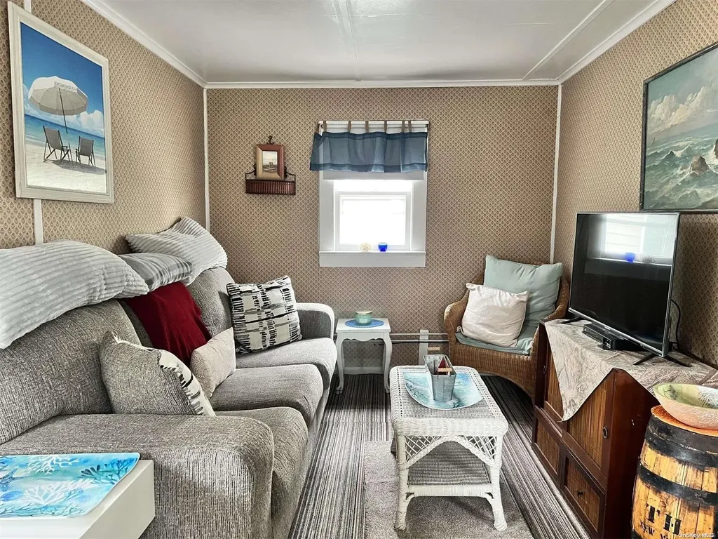 63 Bungalow Walk Ocean Beach NY 11770