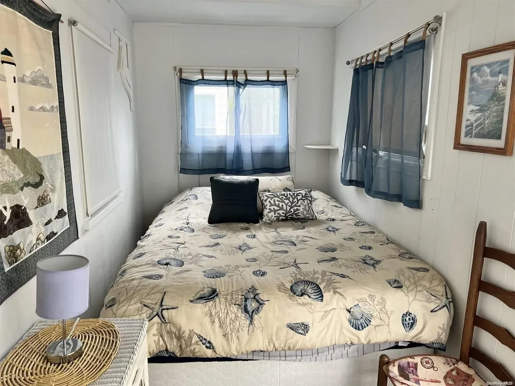 63 Bungalow Walk Ocean Beach NY 11770