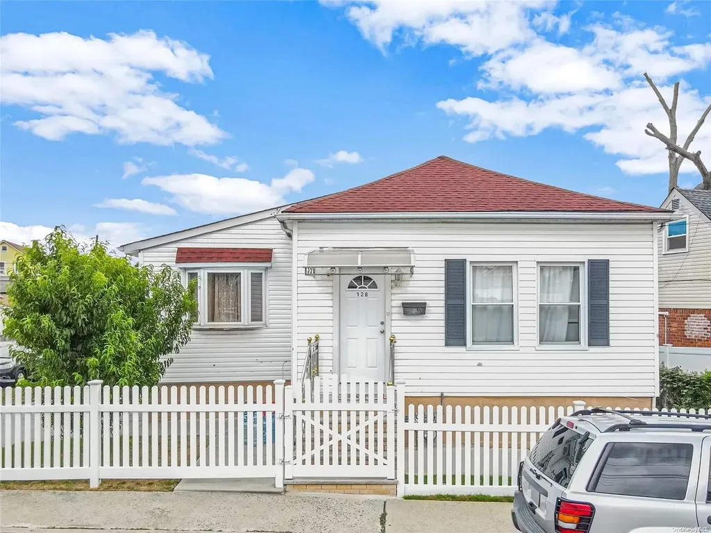 128 Savoy Avenue Elmont NY 11003