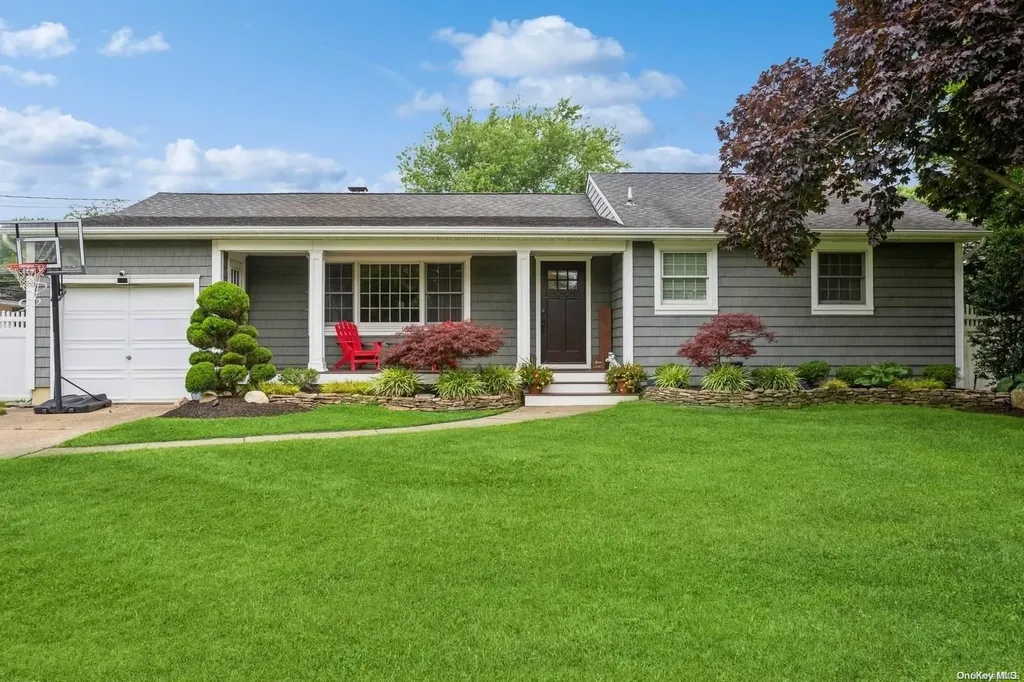 242 Loop Drive Sayville NY 11782