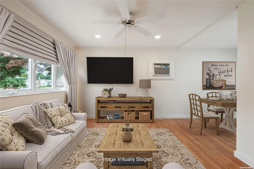 56 E Belmont Street Bay Shore NY 11706