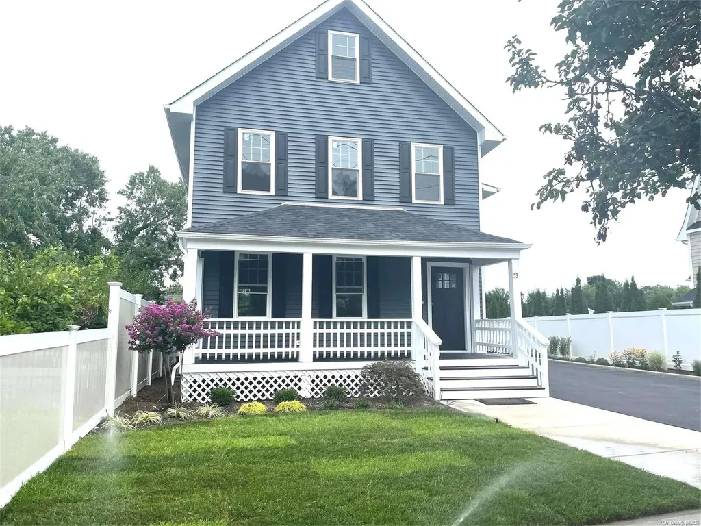 53 5th Avenue Bay Shore NY 11706