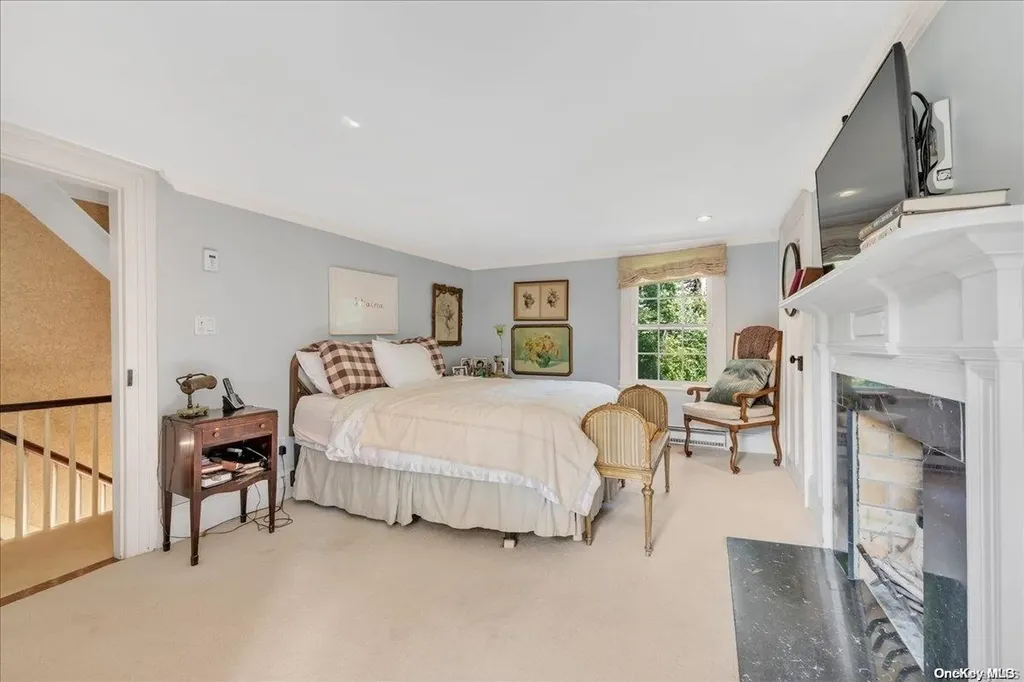 80 E Broadway Roslyn NY 11576