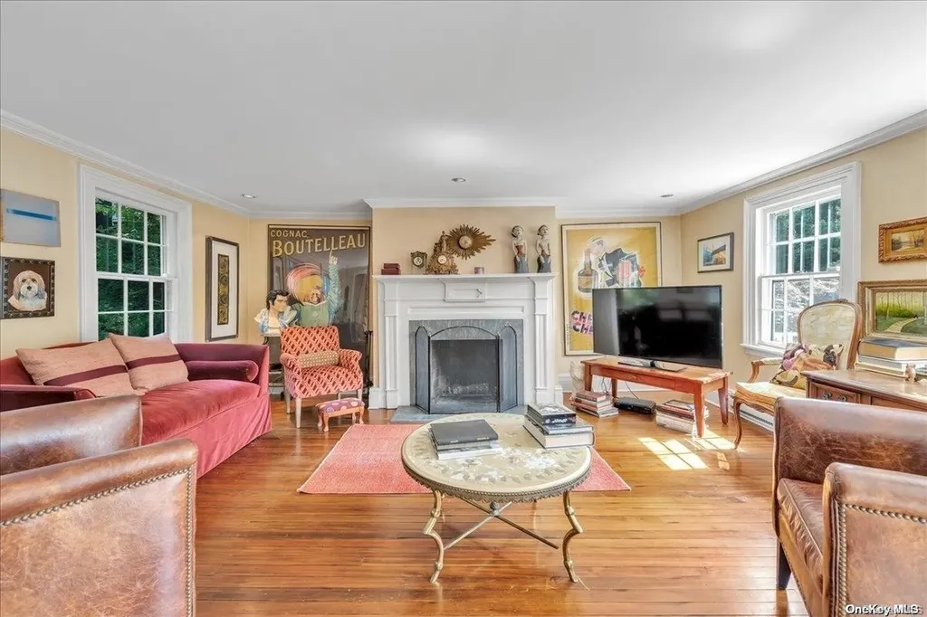 80 E Broadway Roslyn NY 11576