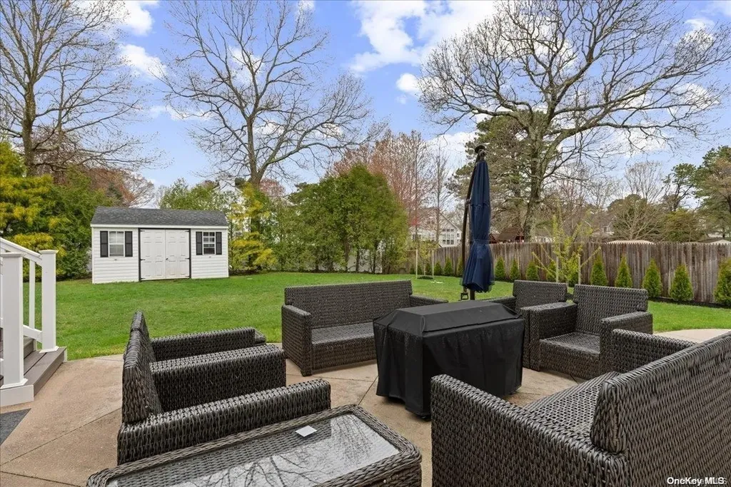 18 Nicole Lane Coram NY 11727