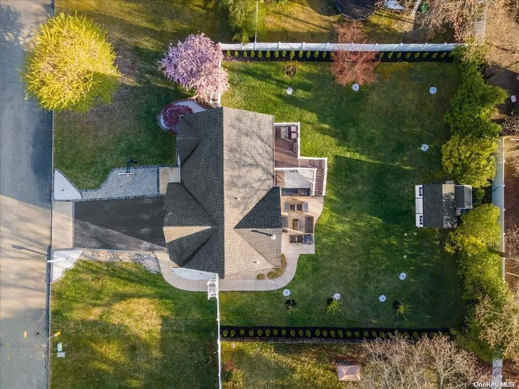 18 Nicole Lane Coram NY 11727