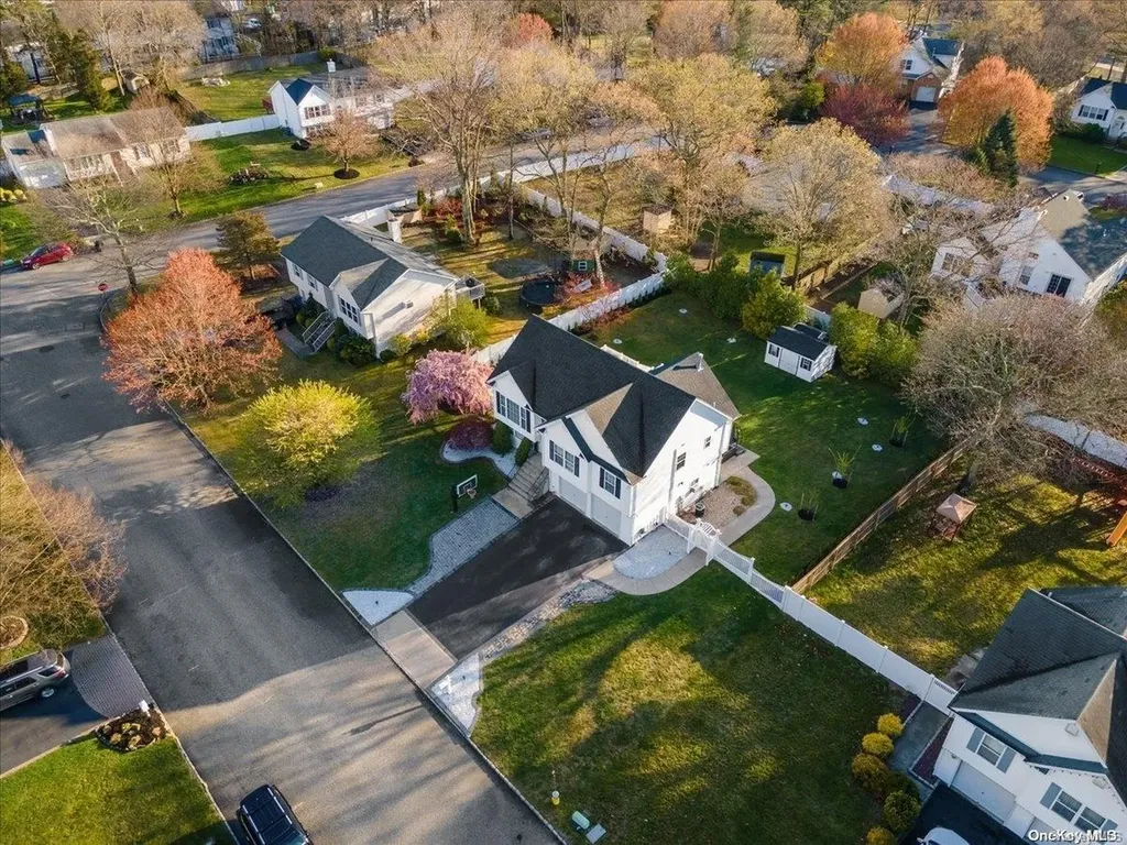 18 Nicole Lane Coram NY 11727
