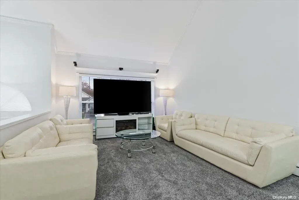 18 Nicole Lane Coram NY 11727