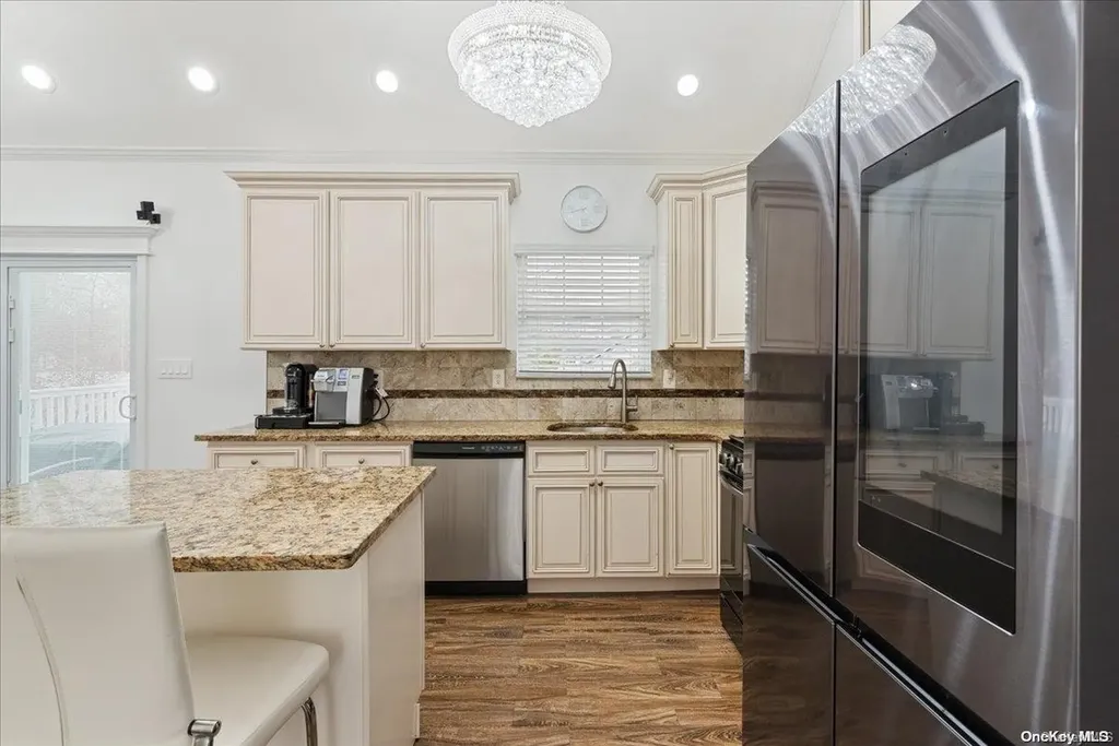18 Nicole Lane Coram NY 11727