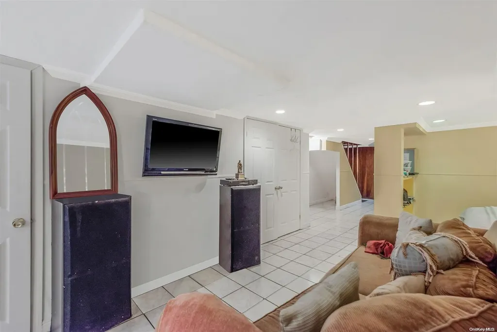 8008 Avenue J Brooklyn NY 11236