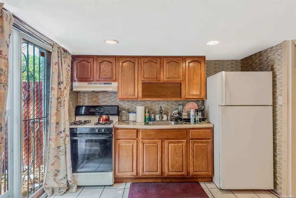 8008 Avenue J Brooklyn NY 11236