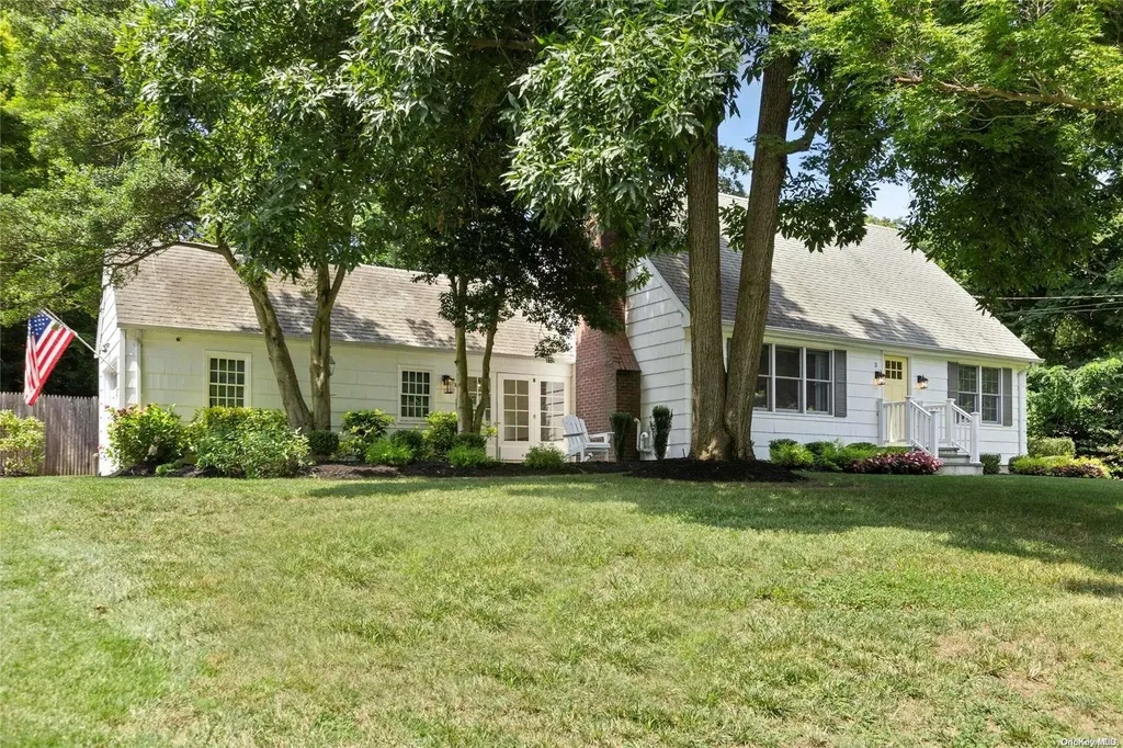3 Hollow Road Stony Brook NY 11790