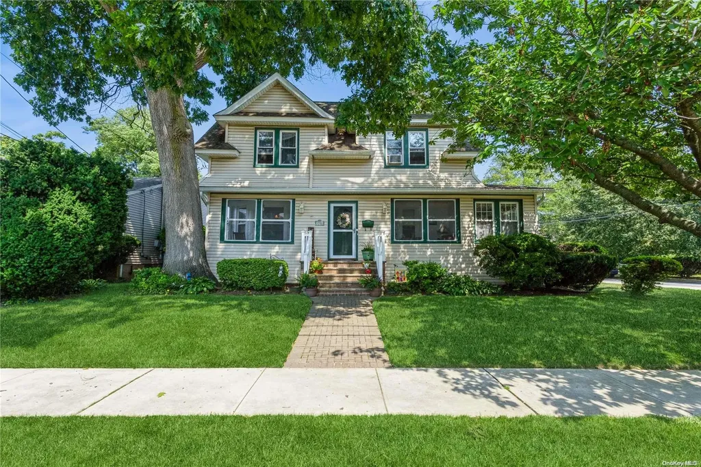 95 Elliott Place Freeport NY 11520