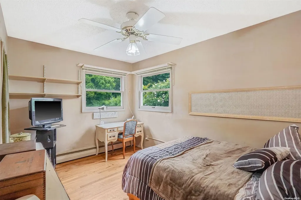 939 Gardiner Drive Bay Shore NY 11706