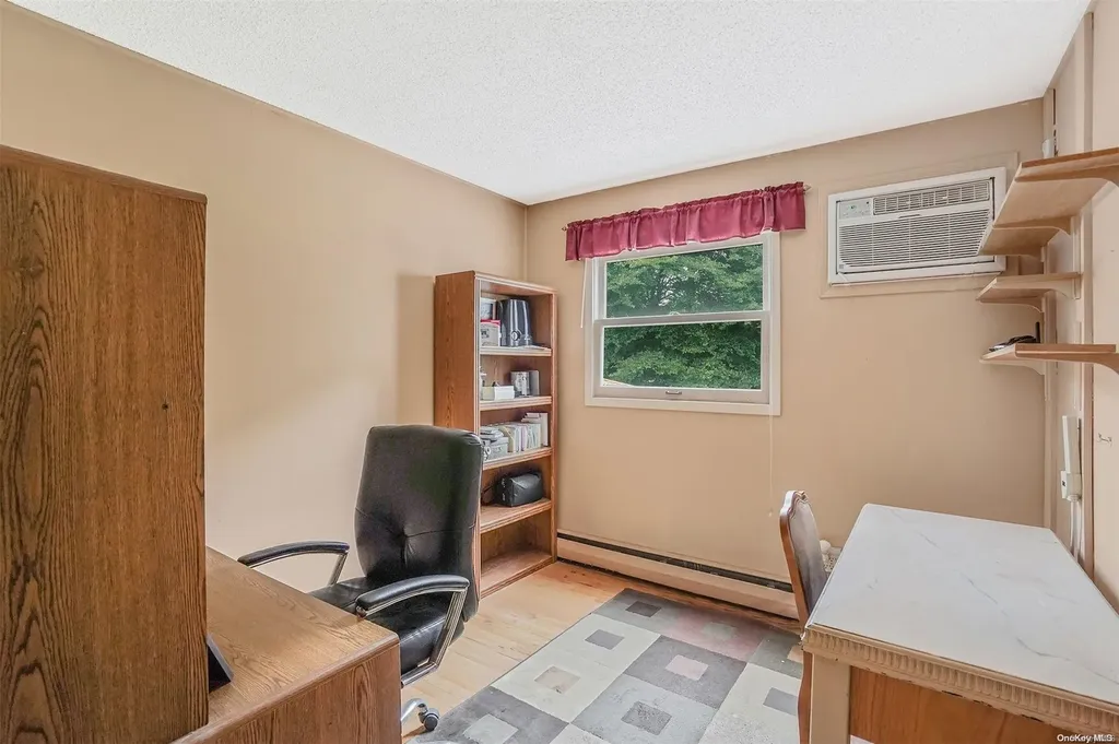 939 Gardiner Drive Bay Shore NY 11706