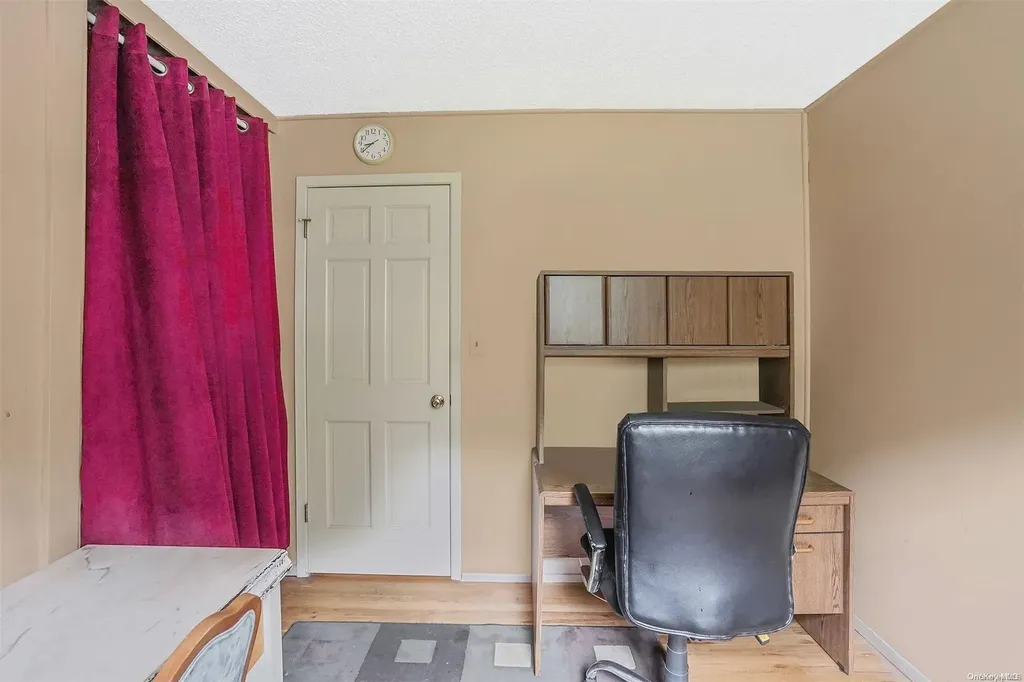 939 Gardiner Drive Bay Shore NY 11706