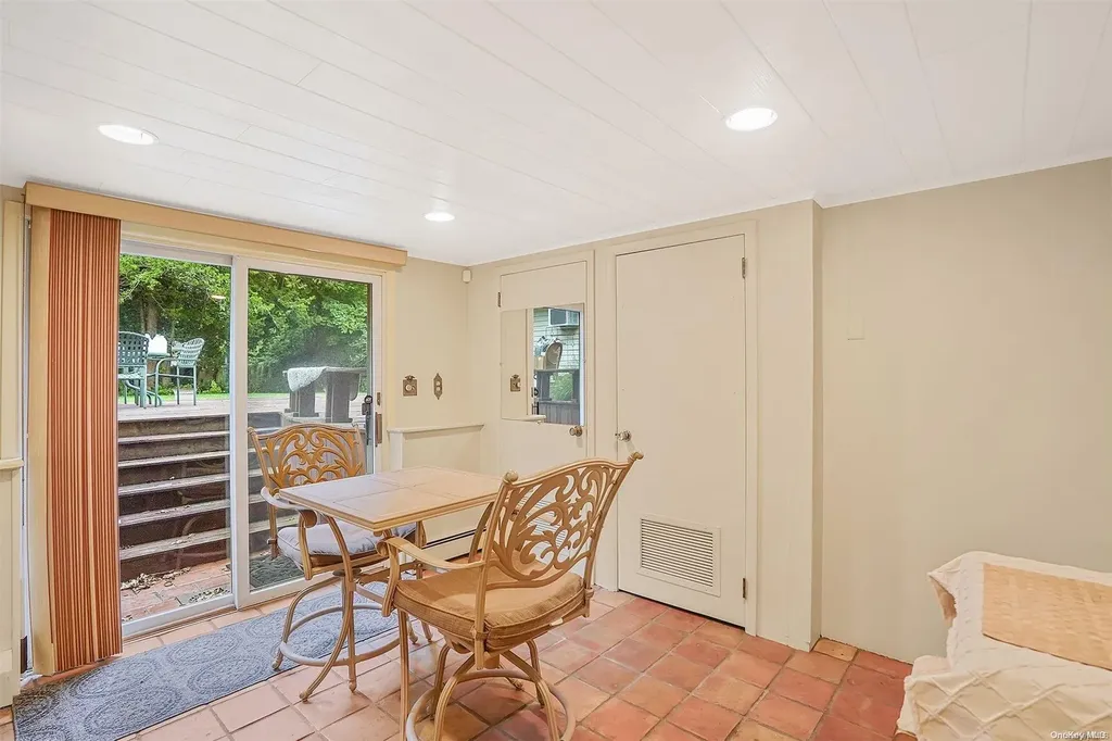 939 Gardiner Drive Bay Shore NY 11706